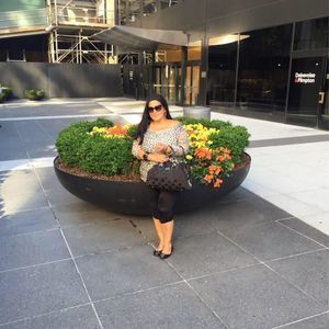 Meet your Posher, Roxana